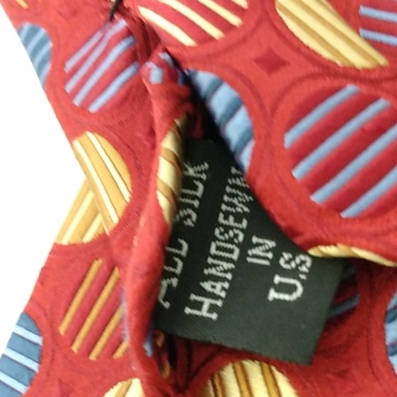 JOS A. BANK SIGNATURE COLLECTION RED SILK NECK TIE - Picture 7 of 8